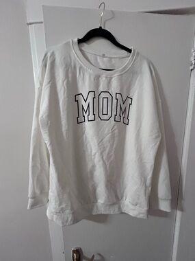 MOM White Crewneck Sweatshirtl
